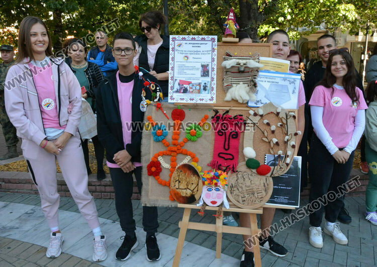 С концерт на пл. "Атлантически" школите от Младежкия център откриха новия творчески сезон