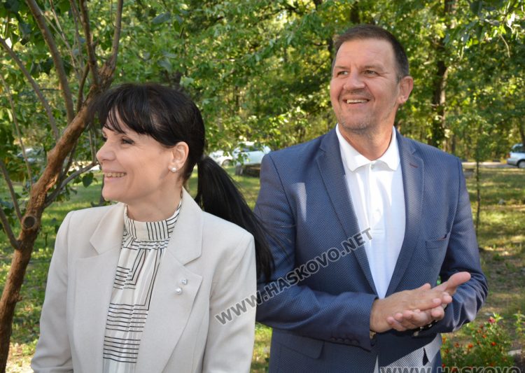 С много песни, танци и поезия отбелязаха Международния ден на възрастните хора в Хасково