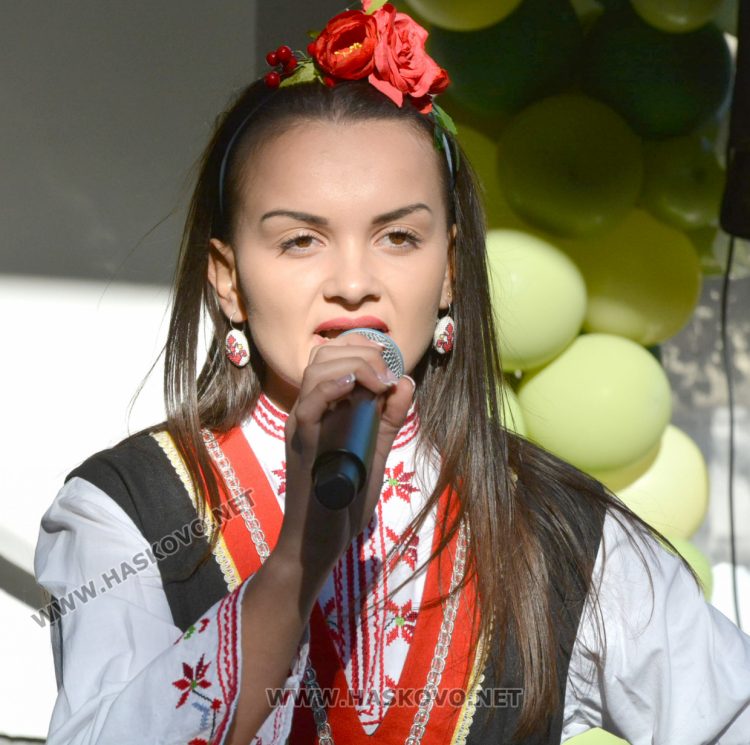 С много песни, танци и поезия отбелязаха Международния ден на възрастните хора в Хасково