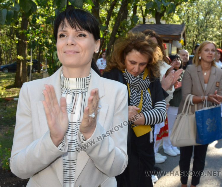 С много песни, танци и поезия отбелязаха Международния ден на възрастните хора в Хасково