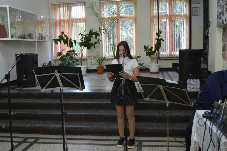 С концерт Първомайското читалище отбеляза Деня на музиката и поезията