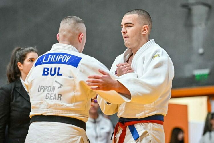 Джани Бъчваров