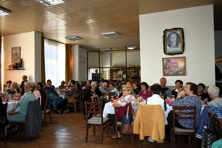 "Клуб на пенсионера" в Асеновград отпразнува Деня на възрастните хора 