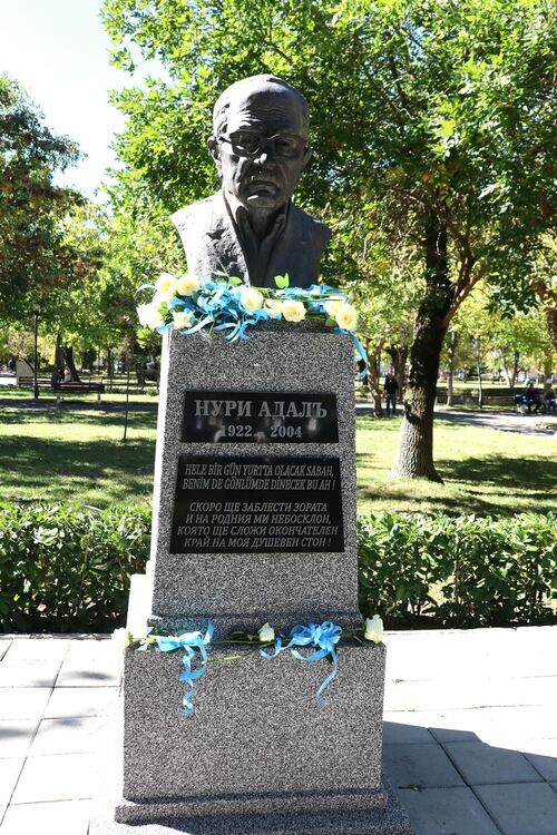 Автентичното ДПС почете паметта на дисидента Нури Адалъ
