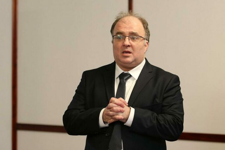 Министърът на културата за аферата в театрите: Съжалявам, че трудът на стотици хора на изкуството бе очернен от схеми