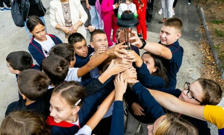 Перник посрещна участниците в Световния пробег на мира 