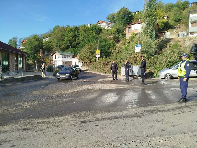 Спецоперация срещу изборната търговия се провежда в Кърджали/снимки/