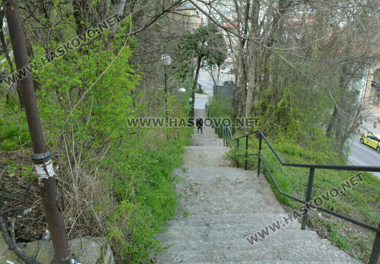 Ремонтират стълбище в Хасково с 66 000 лева