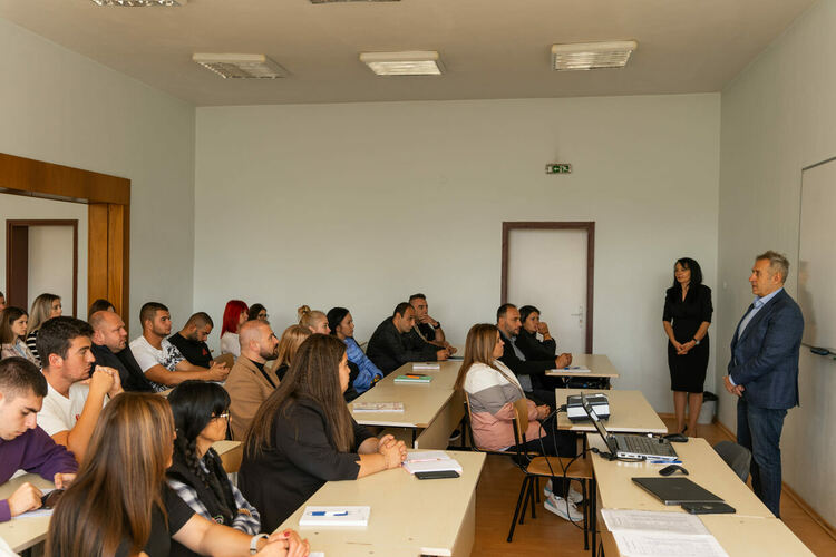 Олимпийският комитет удостои с  почетен медал доц. д-р Анелия Пържанова - директор на Филиал – Смолян към ВСУ „Черноризец Храбър“.