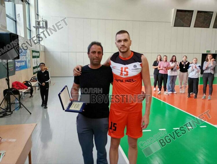 И семейството на Мариян Давидов с подкрепа в благотворителния турнир по волейбол в помощ на Златина Узунова