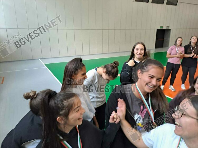 И семейството на Мариян Давидов с подкрепа в благотворителния турнир по волейбол в помощ на Златина Узунова