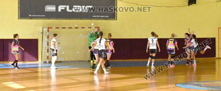 Хандбалистките на „Хасково“ с драматична загуба в последната секунда
