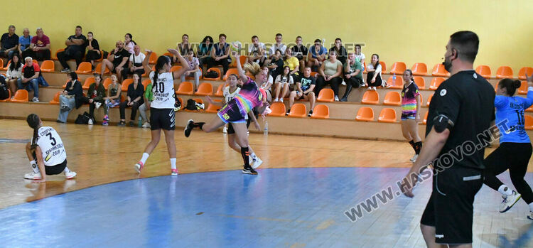 Хандбалистките на „Хасково“ с драматична загуба в последната секунда