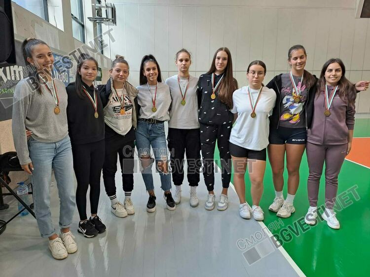 И семейството на Мариян Давидов с подкрепа в благотворителния турнир по волейбол в помощ на Златина Узунова