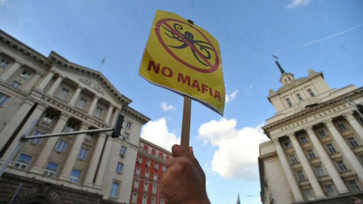 Никой ли не забелязва какво се случва в България?