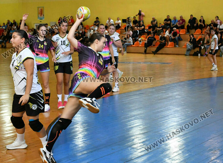 Хандбалистките на „Хасково“ с драматична загуба в последната секунда