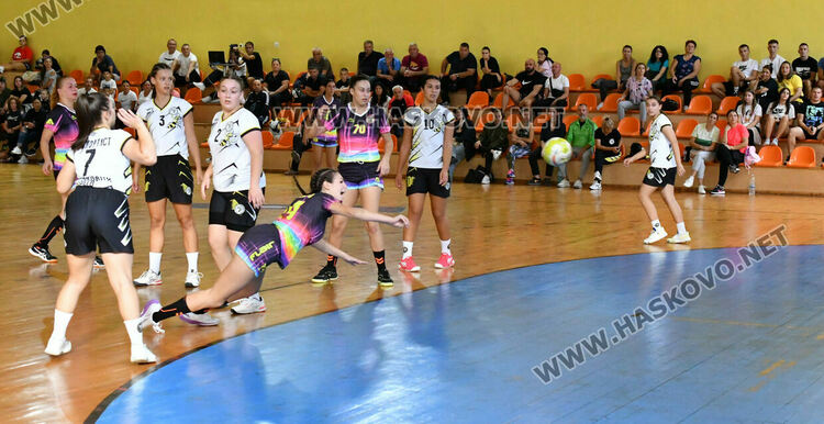 Хандбалистките на „Хасково“ с драматична загуба в последната секунда