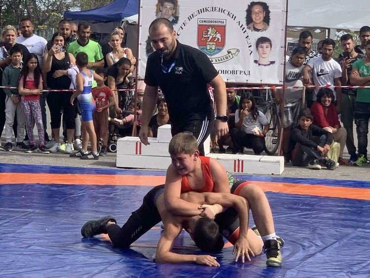 Георги Димитров отново е шампион в турнир по борба в Симеоновград 