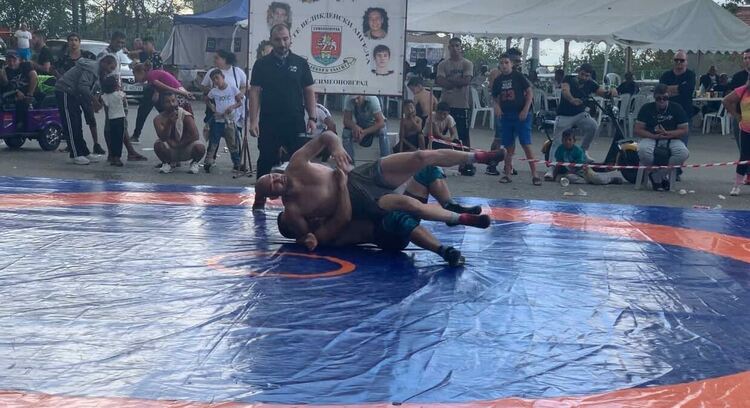 Георги Димитров отново е шампион в турнир по борба в Симеоновград 