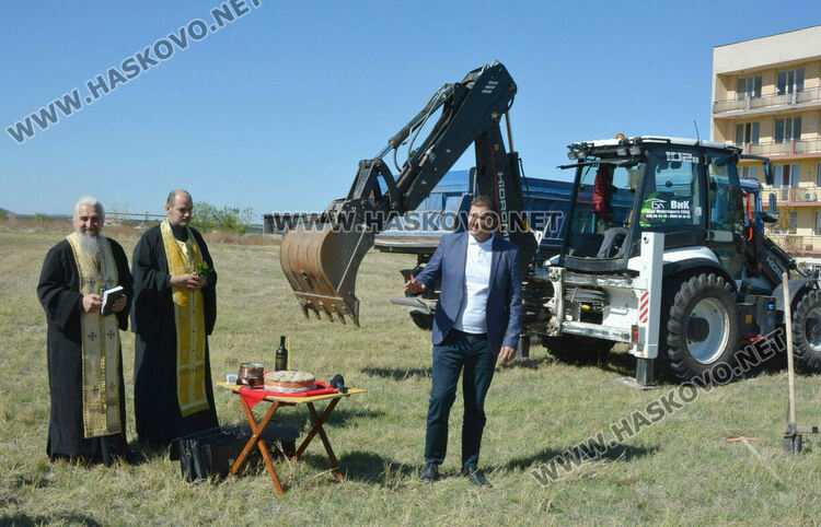 Започна изграждането на голям спортен комплекс до закрития басейн в Хасково