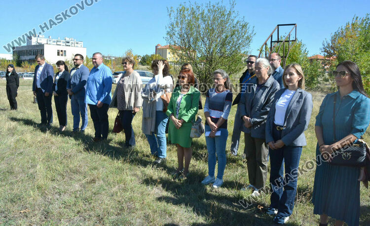 Започна изграждането на голям спортен комплекс до закрития басейн в Хасково