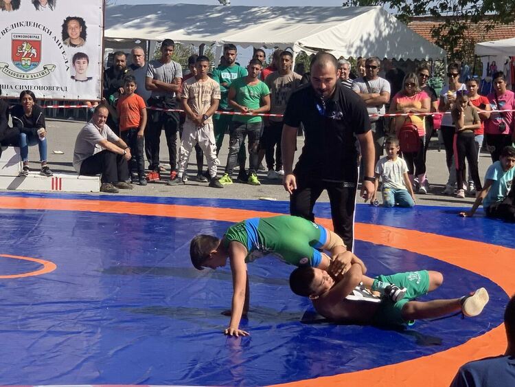 Георги Димитров отново е шампион в турнир по борба в Симеоновград 