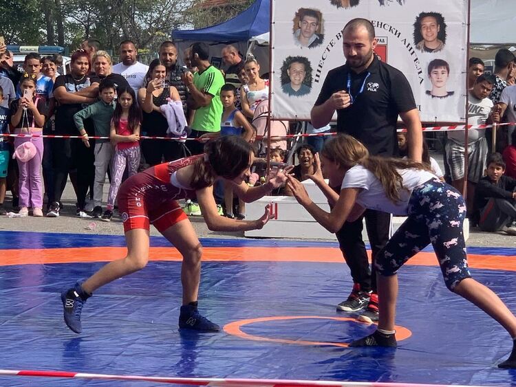 Георги Димитров отново е шампион в турнир по борба в Симеоновград 