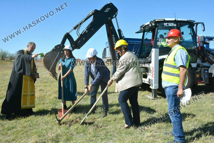 Започна изграждането на голям спортен комплекс до закрития басейн в Хасково