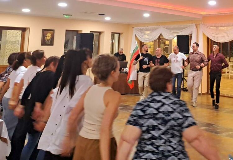 Фолклорен клуб ,,Тракийка” отпразнува своя шести рожден ден