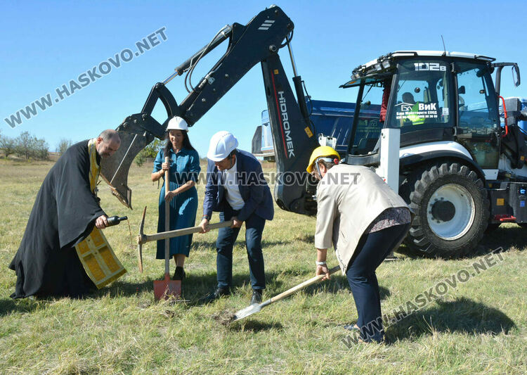 Започна изграждането на голям спортен комплекс до закрития басейн в Хасково