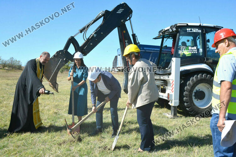 Започна изграждането на голям спортен комплекс до закрития басейн в Хасково