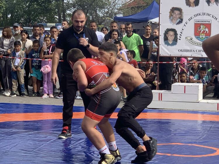 Георги Димитров отново е шампион в турнир по борба в Симеоновград 