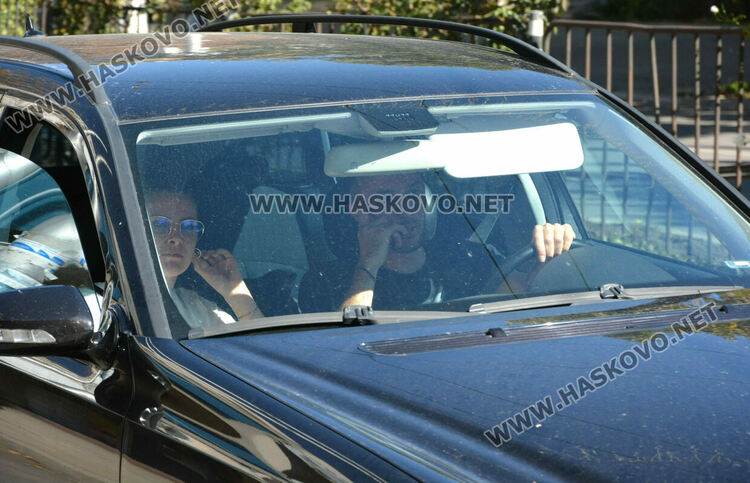 Пътни полицаи в акция срещу водачите с телефони и без колани