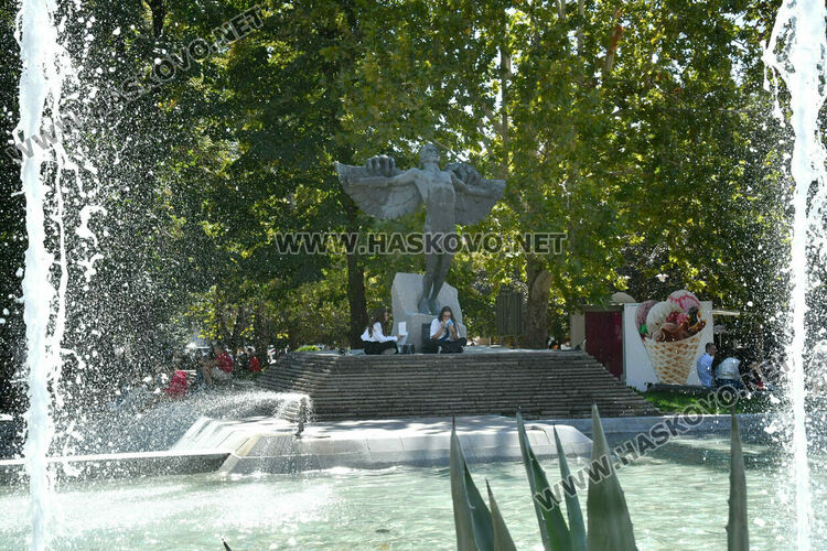 Слънчево и топло в началото на седмицата