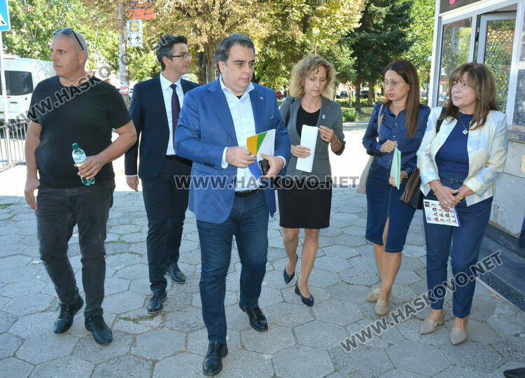 Асен Василев: Доходите трябва да вървят нагоре, повече инвестиции в образованието и здравеопазването