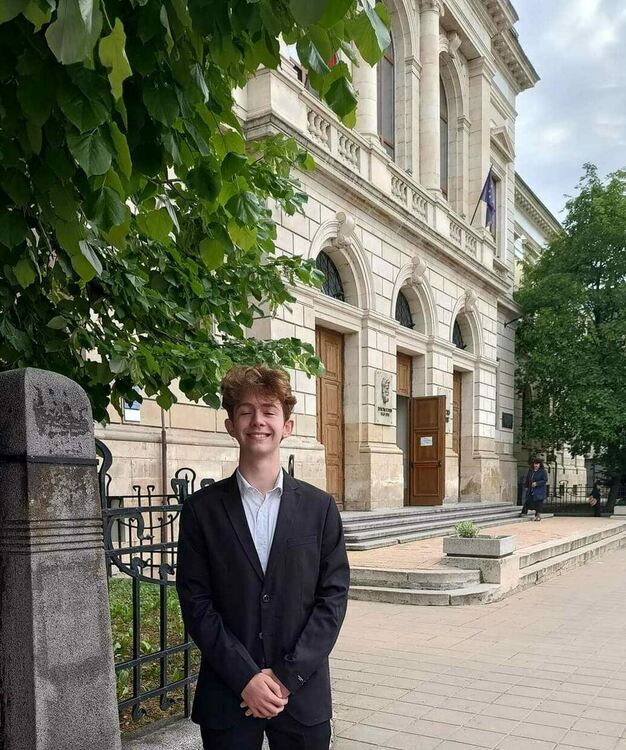 Единадесетокласник от "Славейков" ще участва в исторически лагер в Латвия