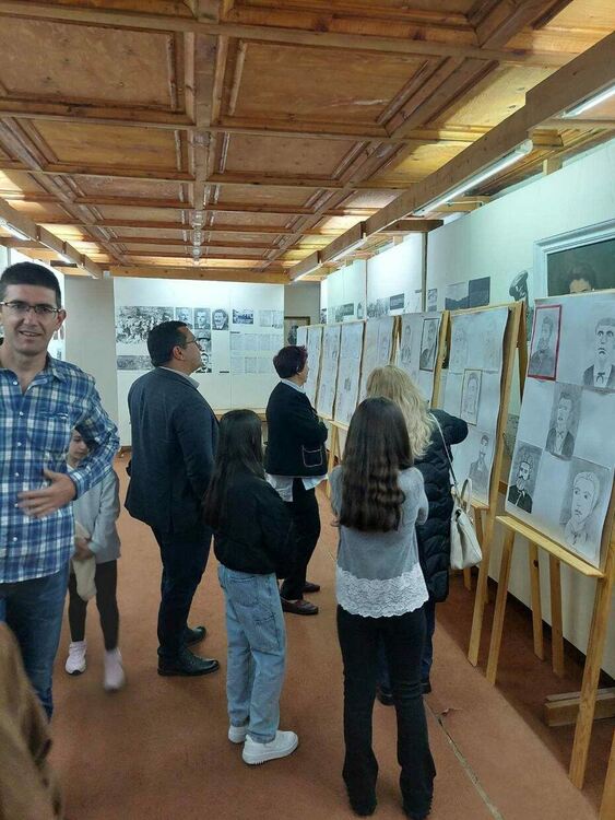 Наградиха участниците в конкурс за графична рисунка, посветен на 112-годишнината от Освобождението на град Девин и региона