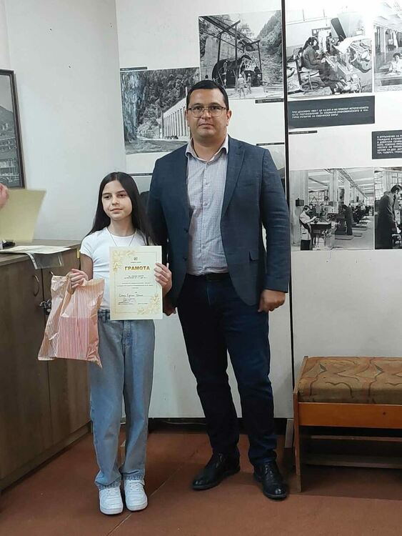 Наградиха участниците в конкурс за графична рисунка, посветен на 112-годишнината от Освобождението на град Девин и региона