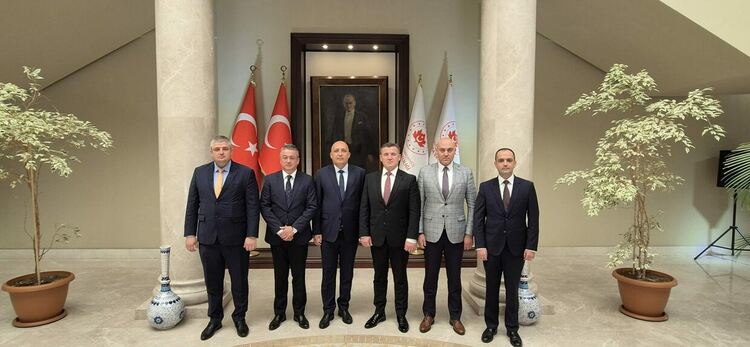 Делегация на ДПС-Ново начало се срещна с валията на Бурса Ерол Аййълдъз