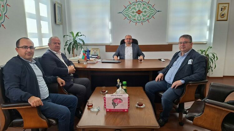 Кандидати за народни представители от Автентичното ДПС се срещнаха с районния мюфтия на Кърджали