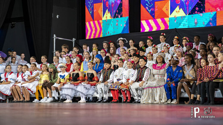 „Златна Тракия“ представи българските обичаи и фолклор на Международен фестивал в Сърбия