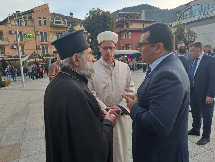 Тържествена заря-проверка по случай 112 години от Освобождението на град Девин и региона