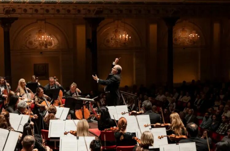 Грандиозно представяне на Софийската филхармония в концертната зала Концертгебау