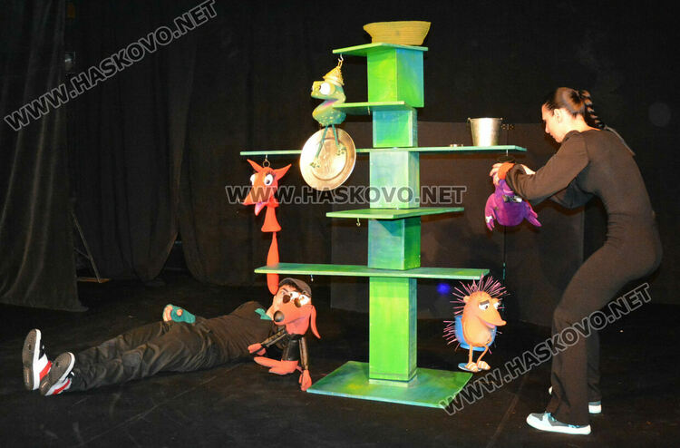 Играят премиерно „Косе Босе“ в хасковския театър, но с щастлив край