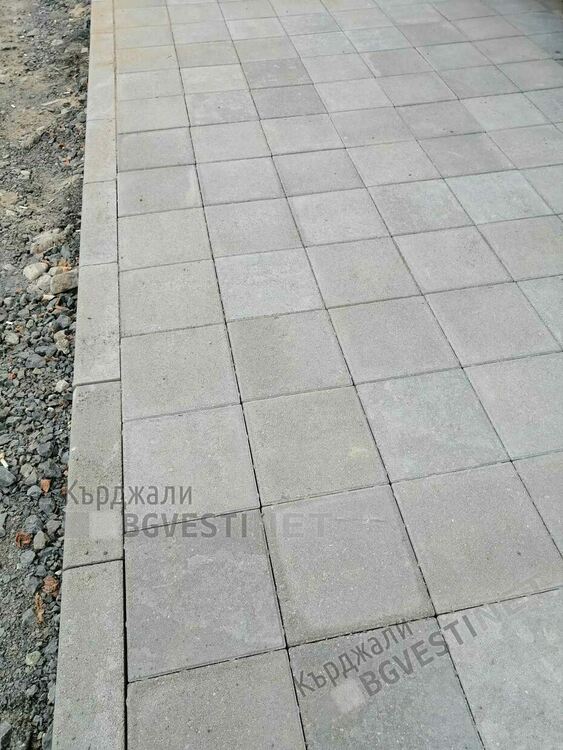 Жителите на блок 17 в кв.”Възрожденци” на Кърджали благодарни на Общината за основния ремонт