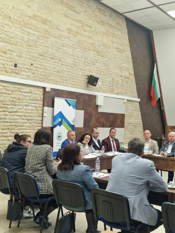 Югозападните общини обединяват сили за да подобрят услугите към своите граждани