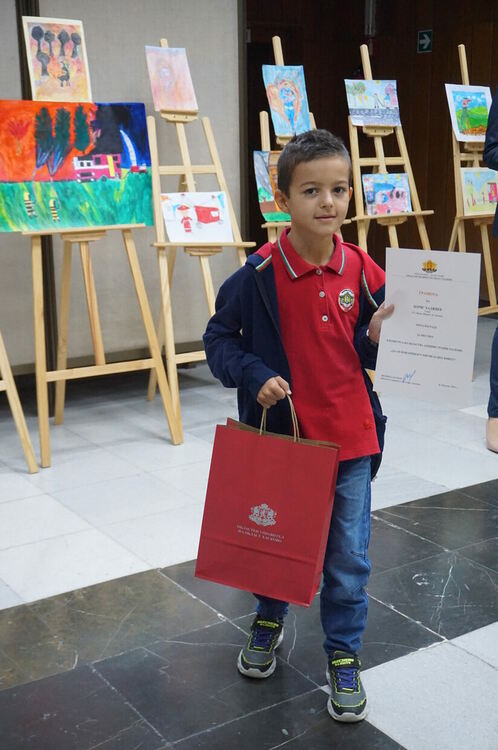 Наградиха победителите в конкурс за рисунка „Да си пожарникар е мисия за цял живот!“