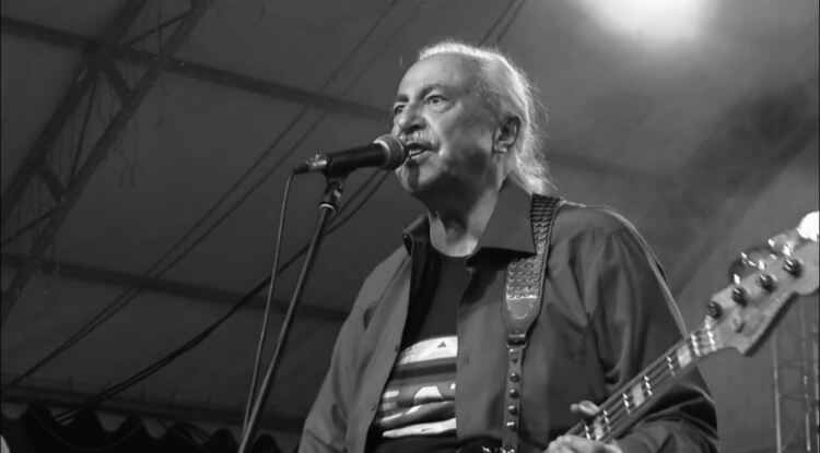 Почина рок легендата Кирил Маричков, изпълнил емблематичната за Хасково песен “Среща”