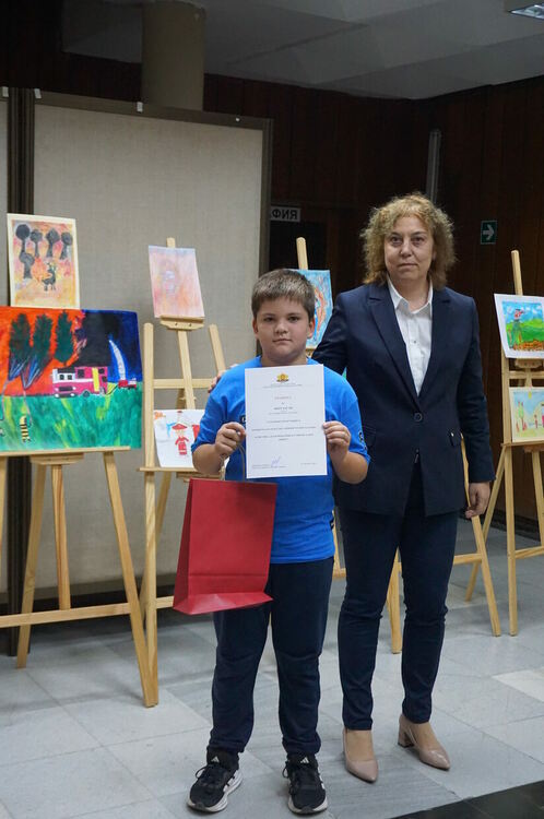 Наградиха победителите в конкурс за рисунка „Да си пожарникар е мисия за цял живот!“
