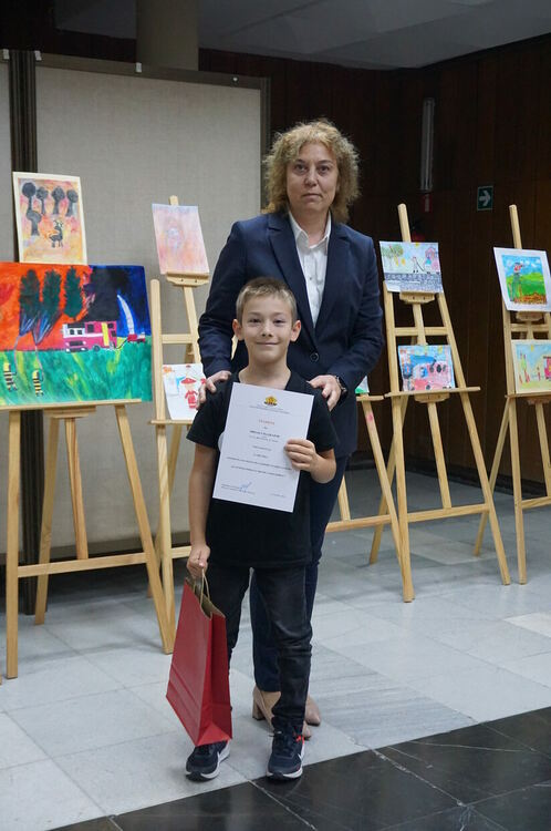 Наградиха победителите в конкурс за рисунка „Да си пожарникар е мисия за цял живот!“